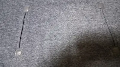 Polerón con capucha gris oscuro para hombre - miniatura 6