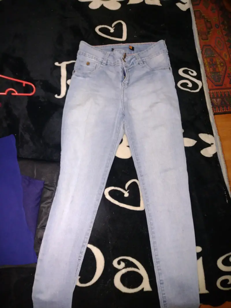 Jeans celestes para mujer en buen estado