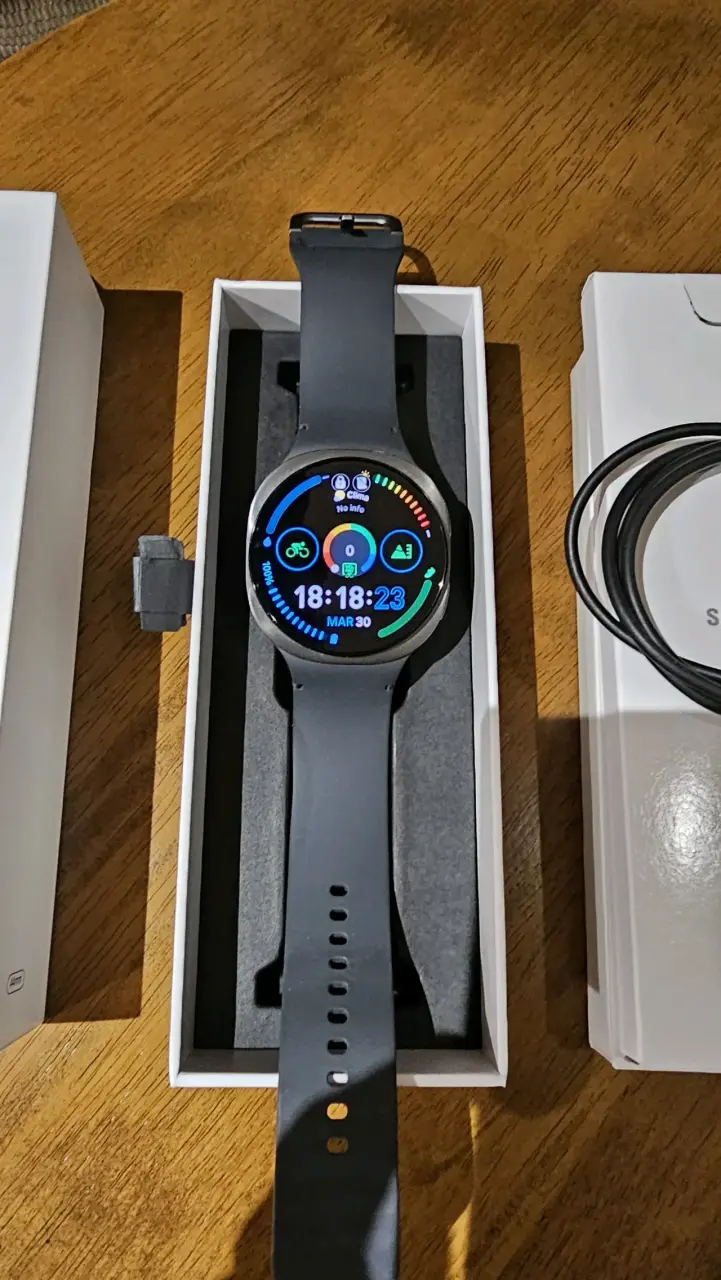 Samsung Galaxy Watch 8 44mm. - 2