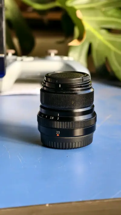 Lente de cámara Fujifilm XF 23mm f/2 R WR - miniatura 1