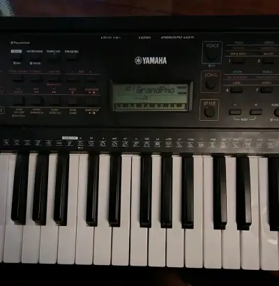 Teclado Yamaha PSR-E273 portátil - miniatura 3