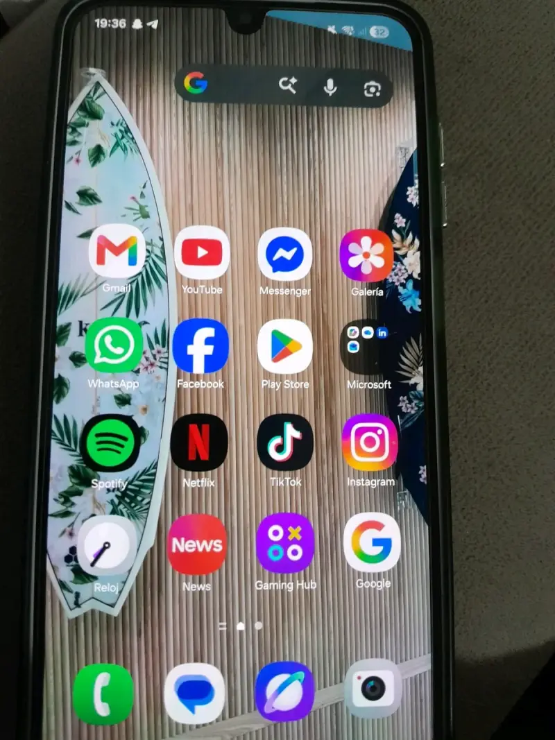 Smartphone Android con pantalla grande - 1