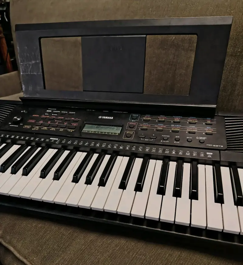 Teclado Yamaha PSR-E273 portátil - 5