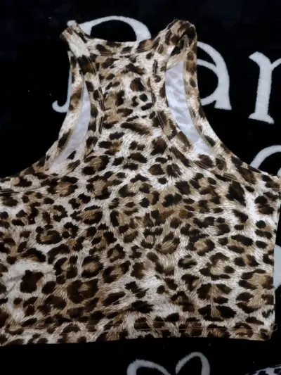 Top sin mangas estampado animal print - miniatura 2