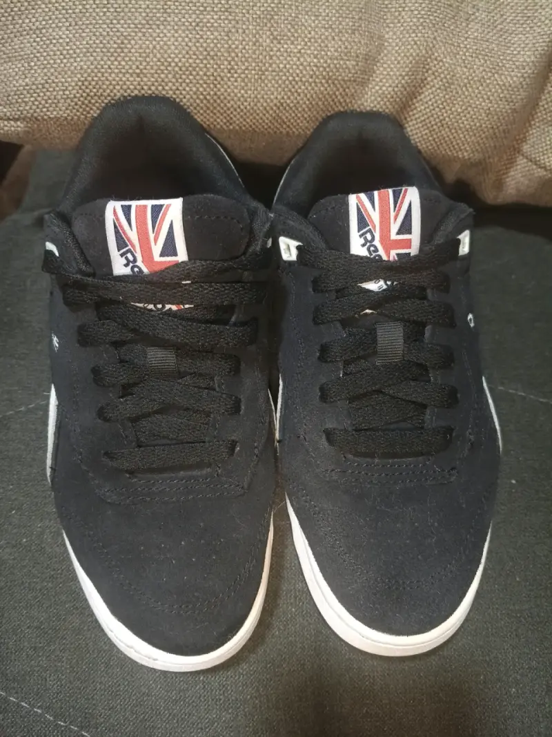 Zapatillas deportivas negras Reebok clásicas - 2