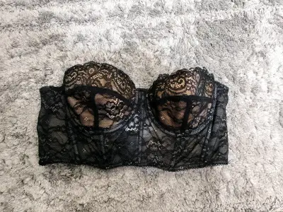 Bustier de encaje negro elegante - miniatura 1