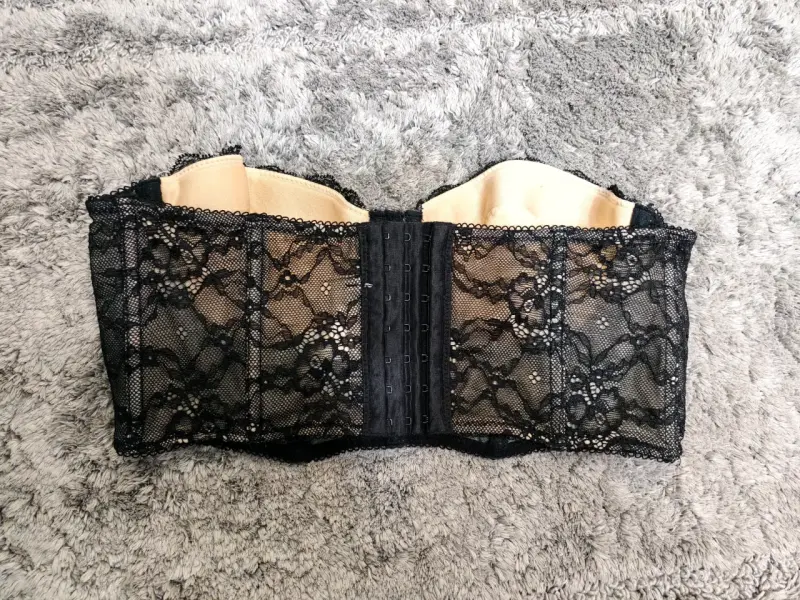 Bustier de encaje negro elegante - 2