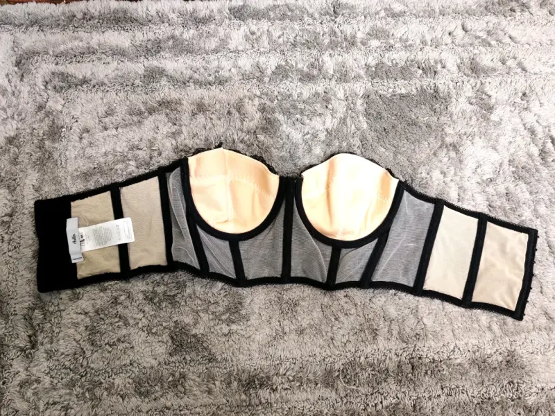 Bustier de encaje negro elegante - 3