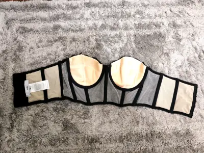 Bustier de encaje negro elegante - miniatura 3