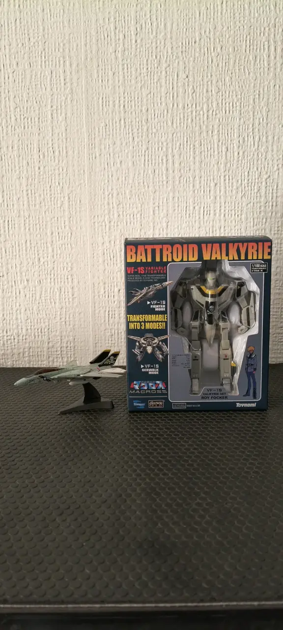 Figura transformable Battroid Valkyrie VF-1S - 2