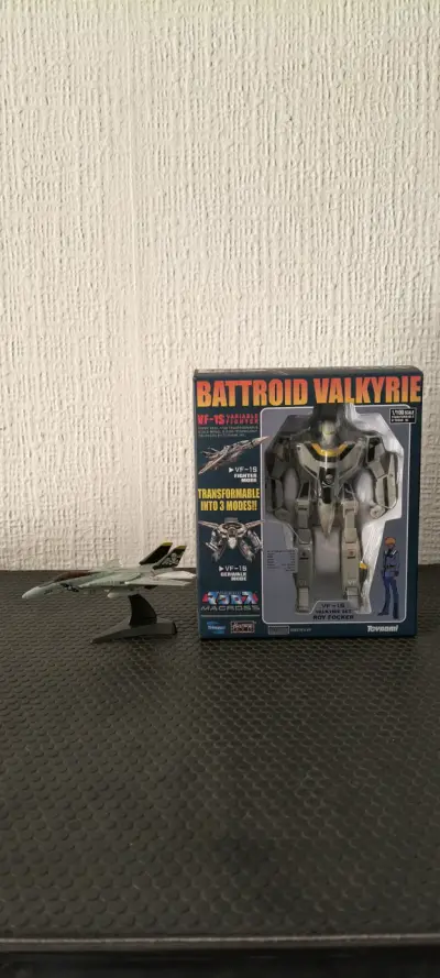 Figura transformable Battroid Valkyrie VF-1S - miniatura 2