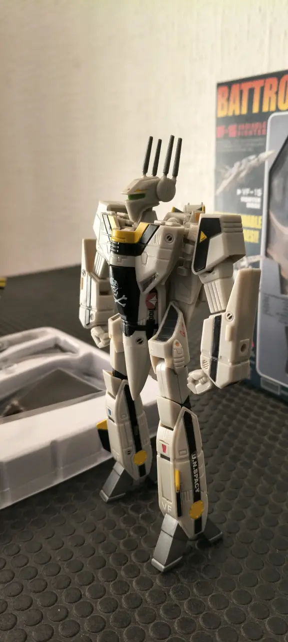 Figura transformable Battroid Valkyrie VF-1S - 3