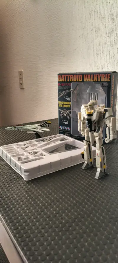 Figura transformable Battroid Valkyrie VF-1S - miniatura 4