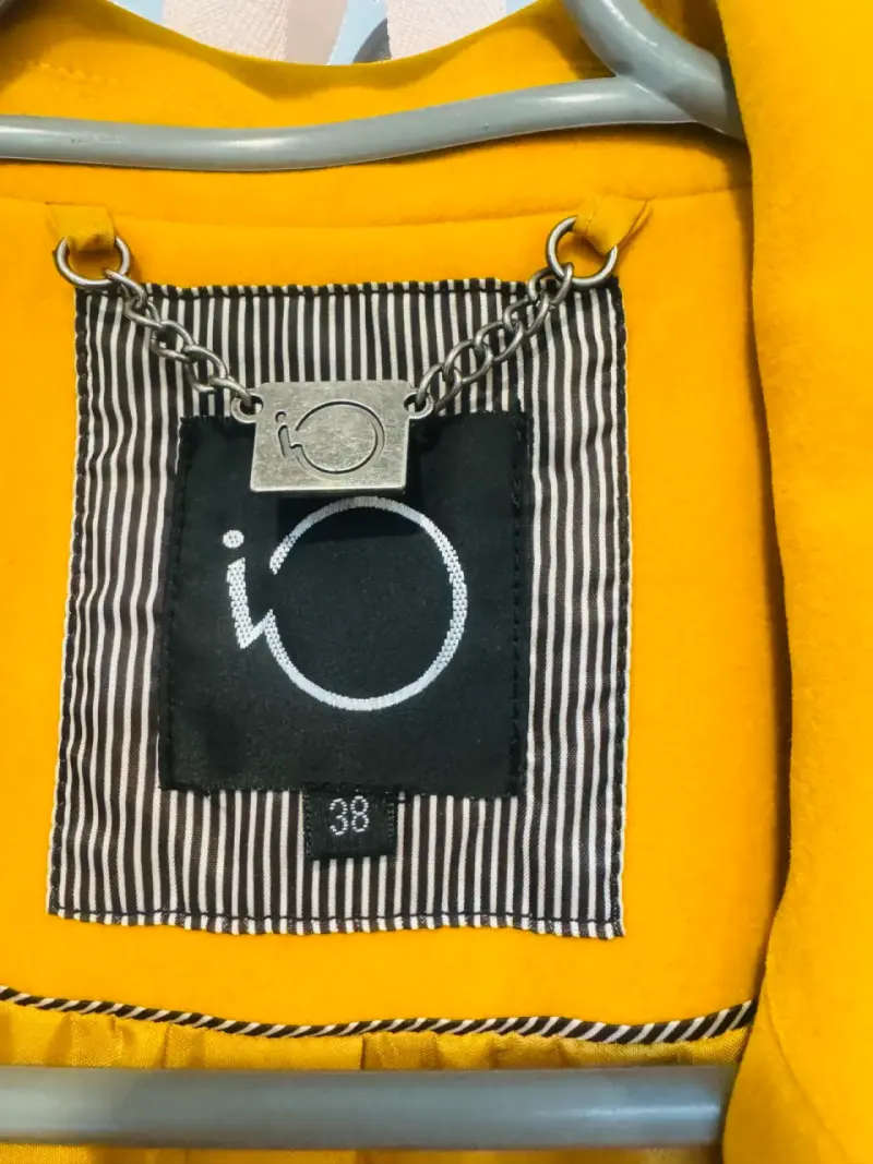 Chaqueta amarillo marca IO talla 38 - 1
