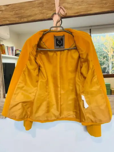 Chaqueta amarillo marca IO talla 38 - miniatura 4