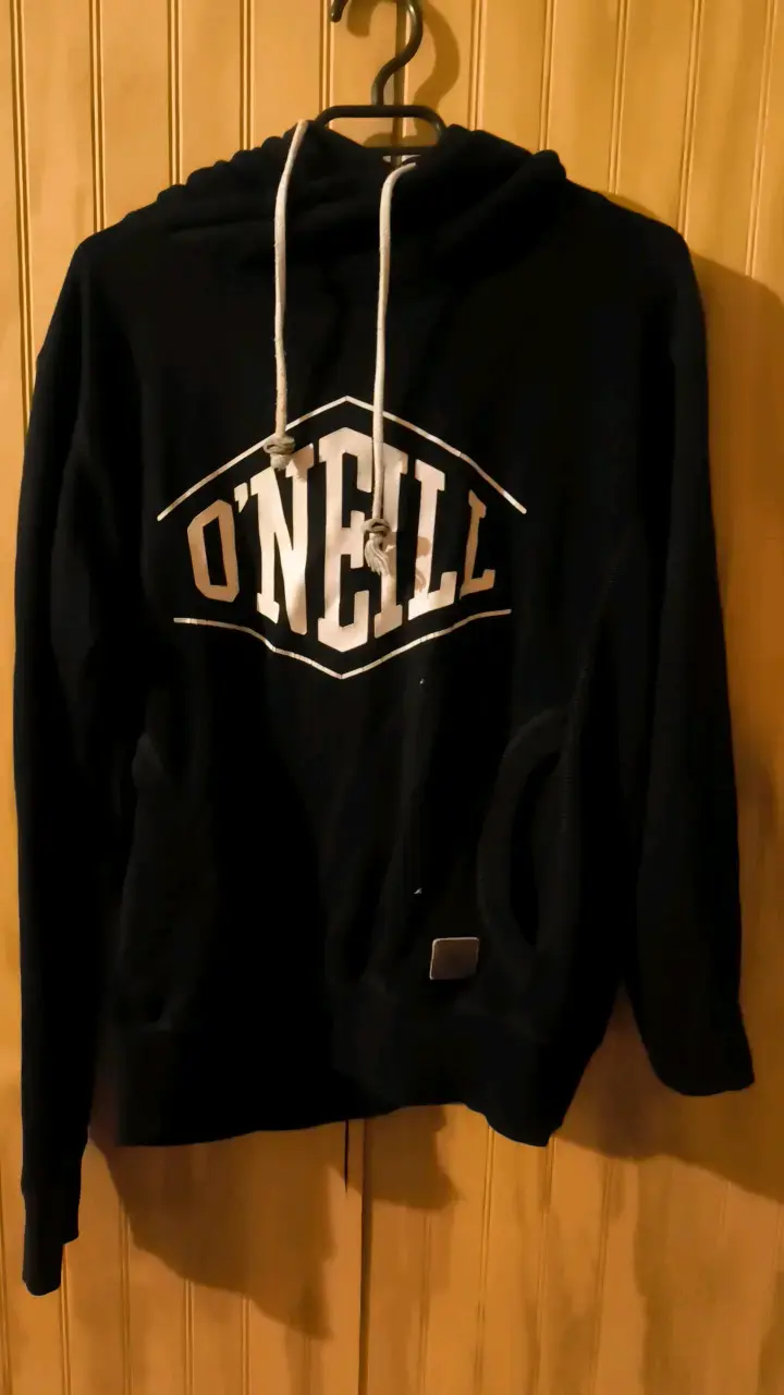 Polerón negro O'Neill con capucha
