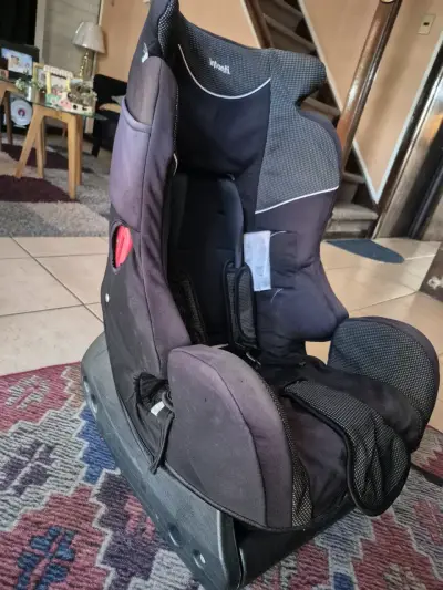 Silla de auto Infanti negra para bebé - miniatura 2