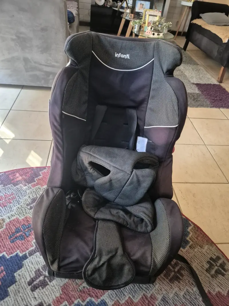 Silla de auto Infanti negra para bebé - 3