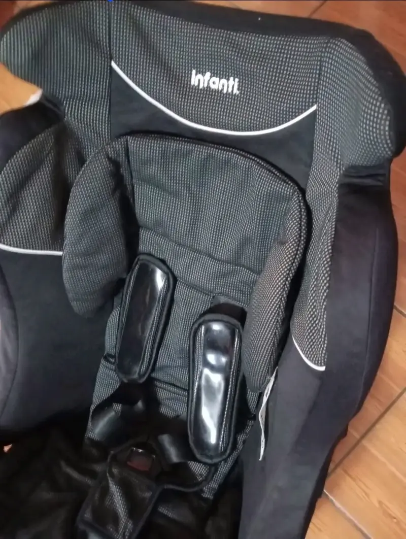 Silla de auto Infanti negra para bebé - 4