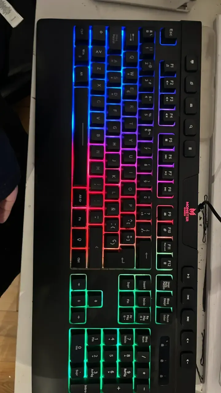 Teclado gamer con cable USB negro - 3