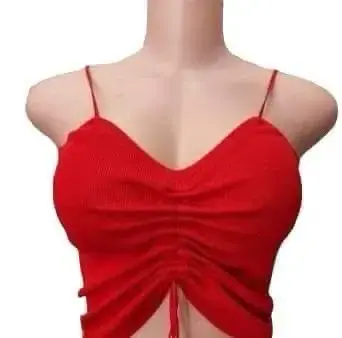 Top rojo con tirantes ajustables