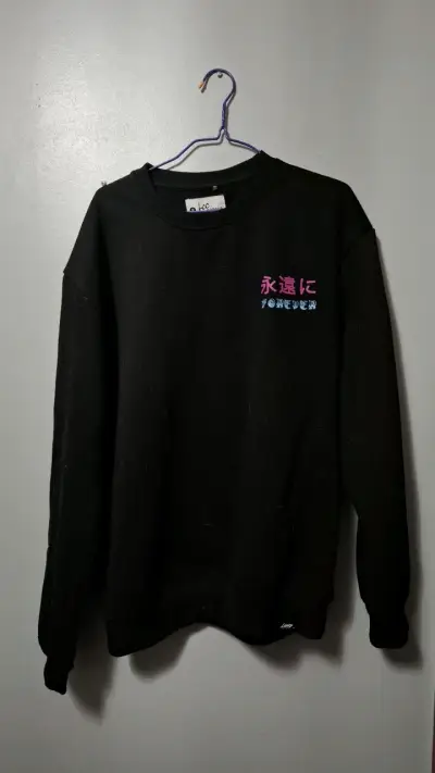 Polerón negro con diseño japonés - miniatura 1