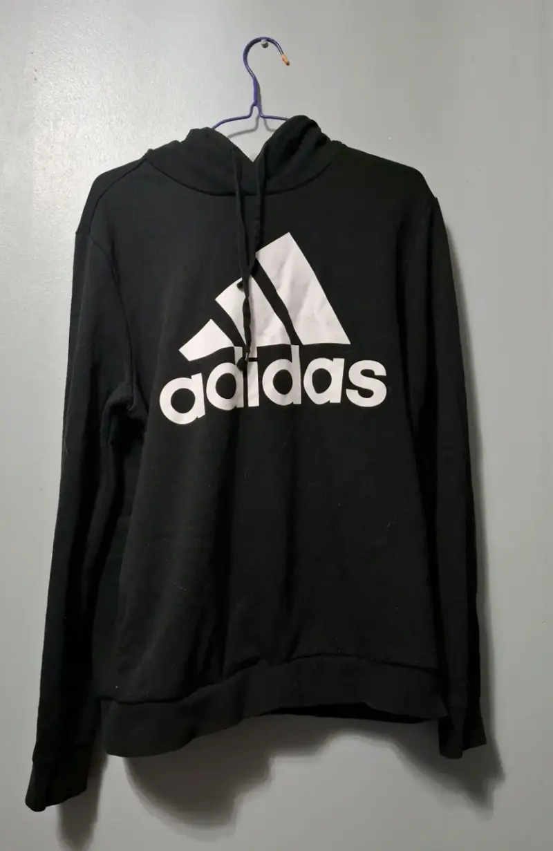 Polerón negro Adidas con capucha - 1