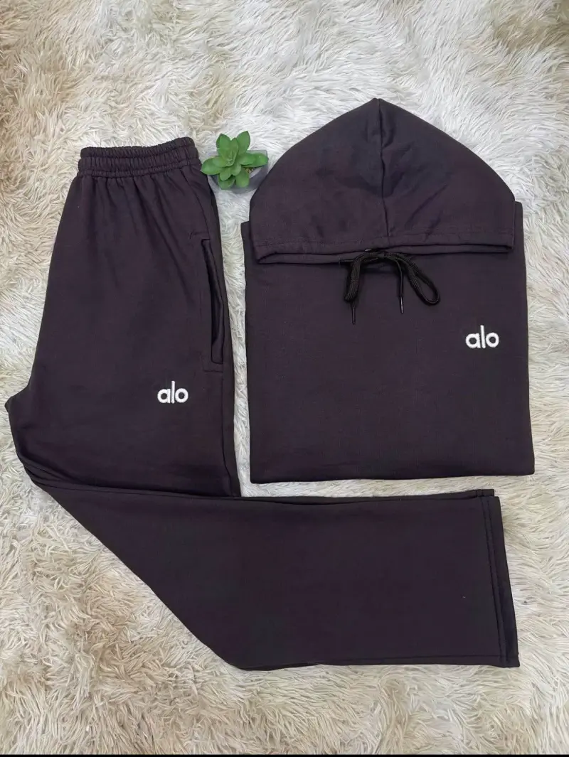 Conjunto deportivo alo café con capucha