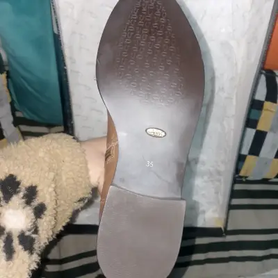 Botas largas de cuero marrón con cierre lateral - miniatura 4