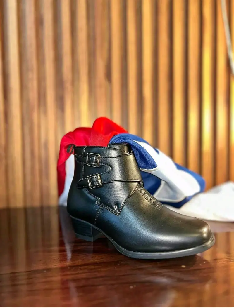 Botines negros para niño con hebillas - 2