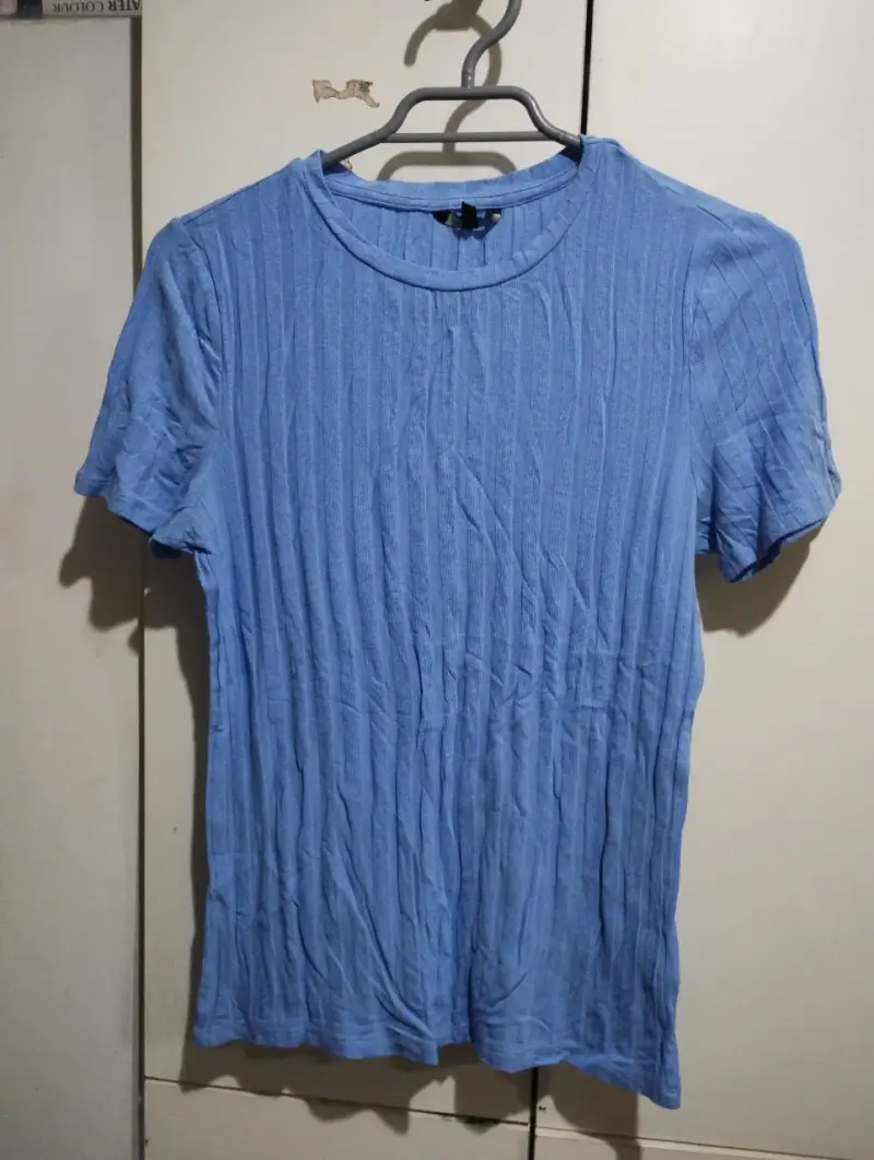 Polera azul de lanilla para mujer