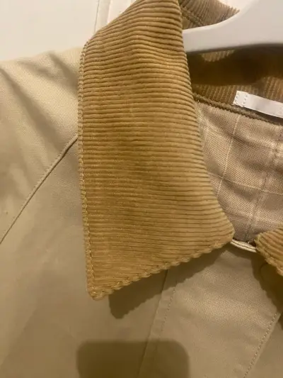 Chaqueta beige con cuello de cotelé UNIQLO - miniatura 2