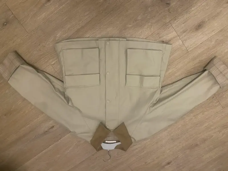 Chaqueta beige con cuello de cotelé UNIQLO - 4