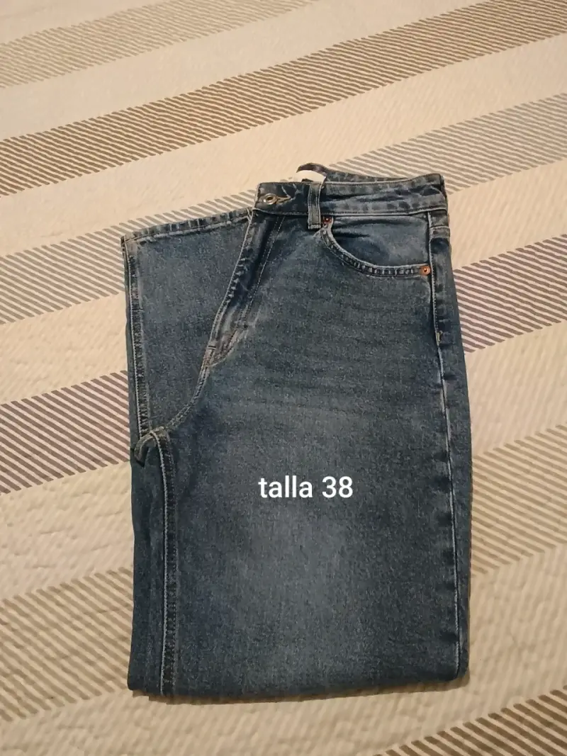 Jeans azul talla 38 en buen estado - 1
