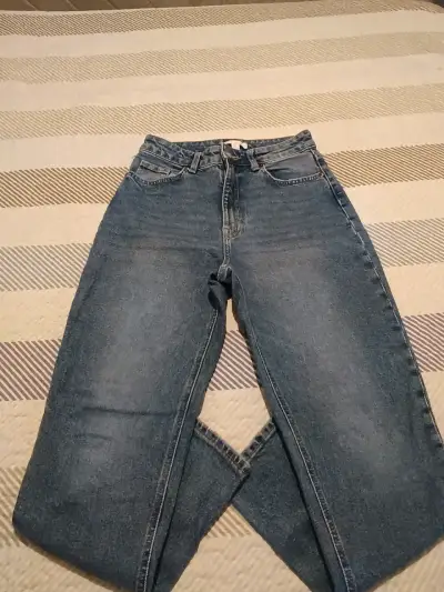 Jeans azul talla 38 en buen estado - miniatura 2