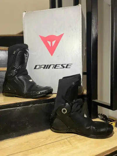 Botas de moto Dainese negras de cuero - miniatura 1