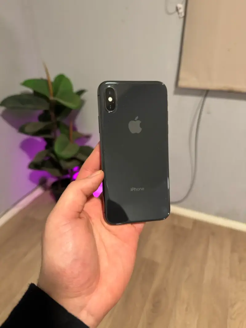 iPhone X en buen estado color negro - 1