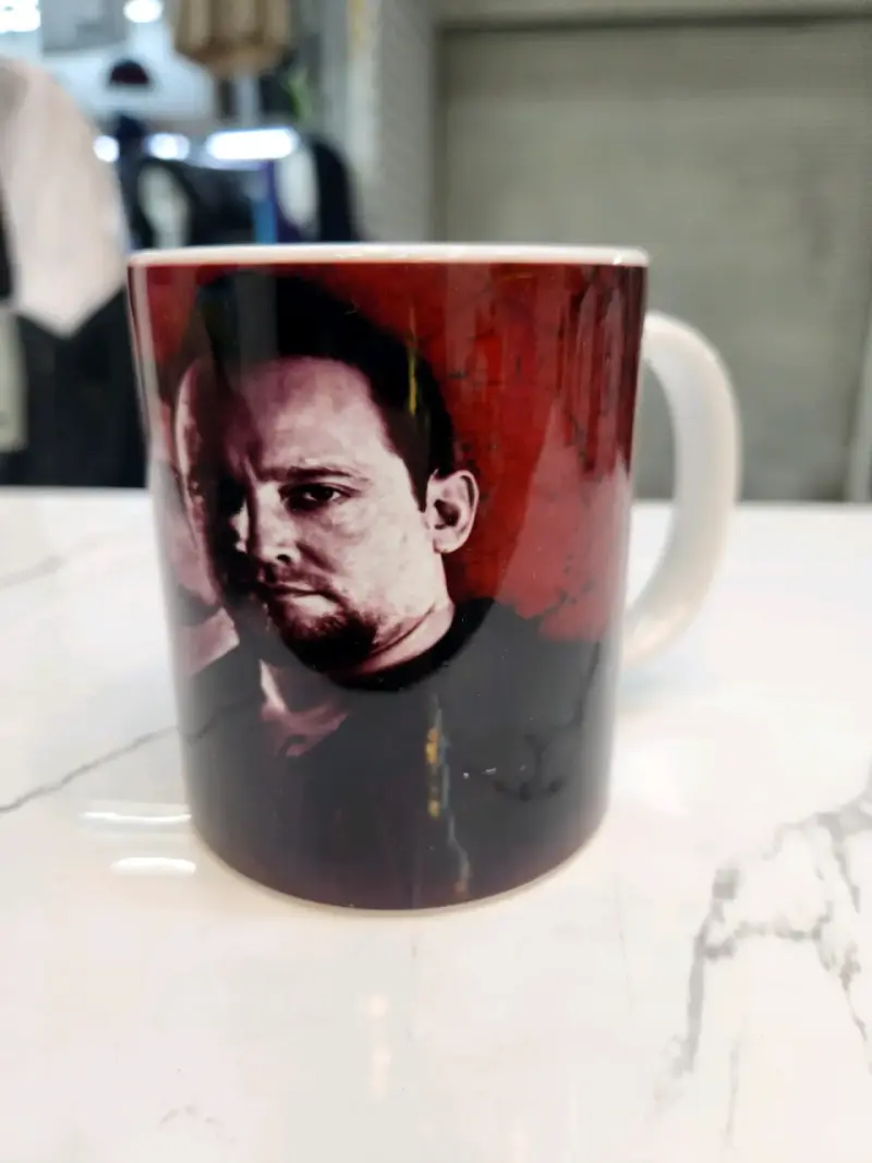 Taza con diseño de personajes - 3