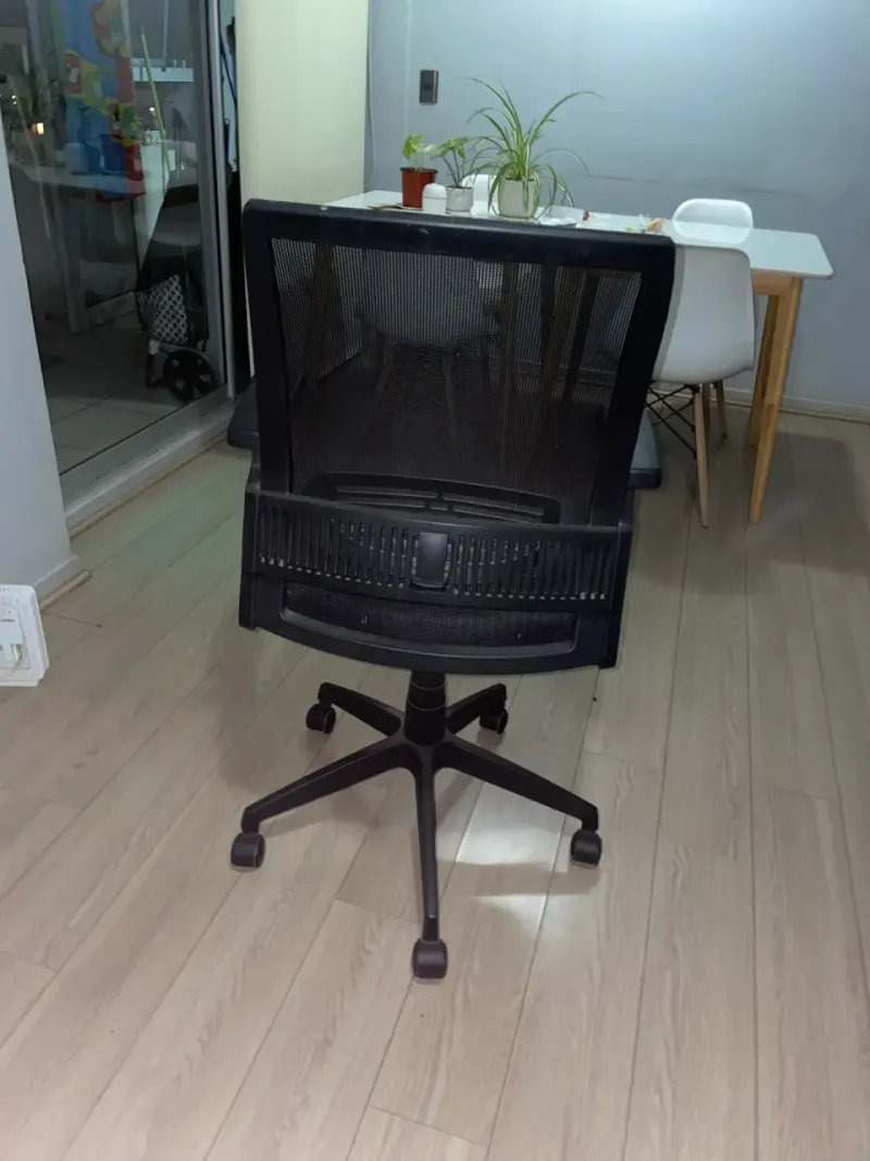 Silla de oficina ergonómica negra - 2