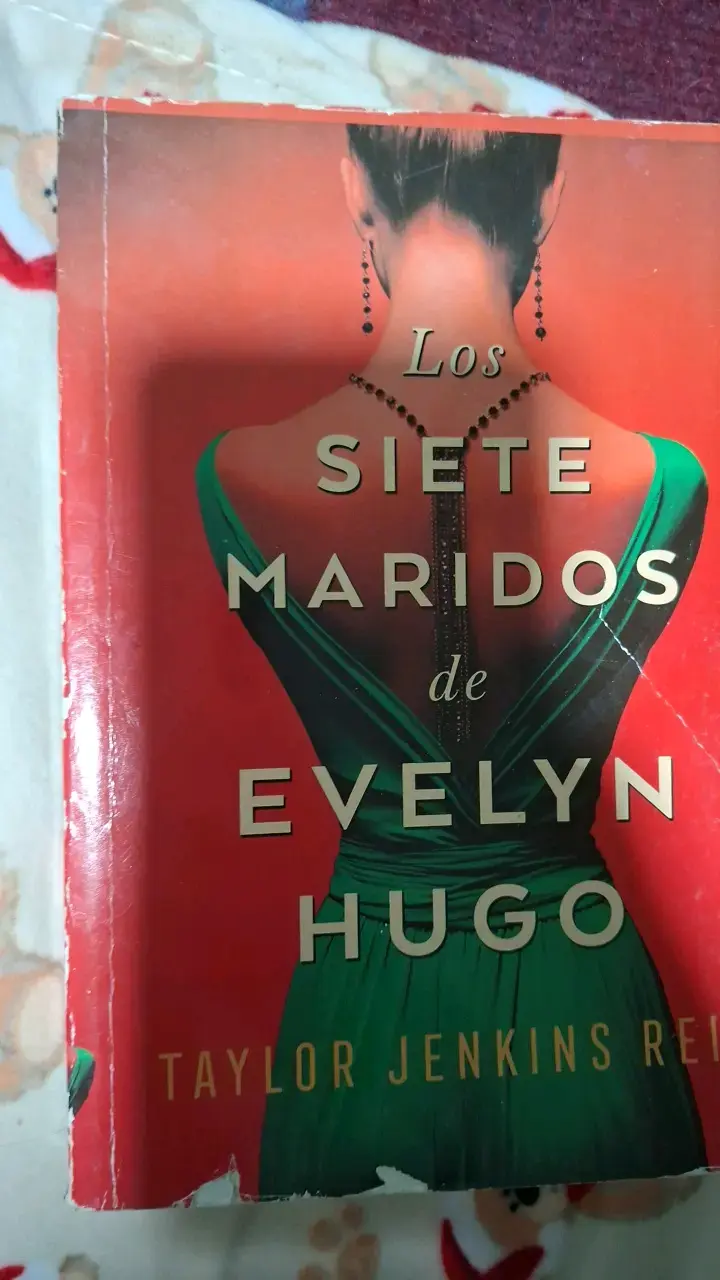 Libro 'Los Siete Maridos de Evelyn Hugo' de Taylor Jenkins Reid