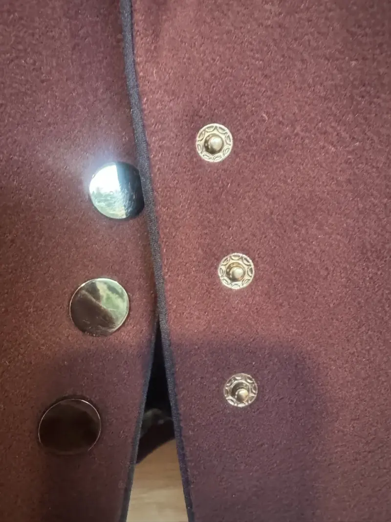 Chaqueta burdeos marca Liolà con forro floreado - 2