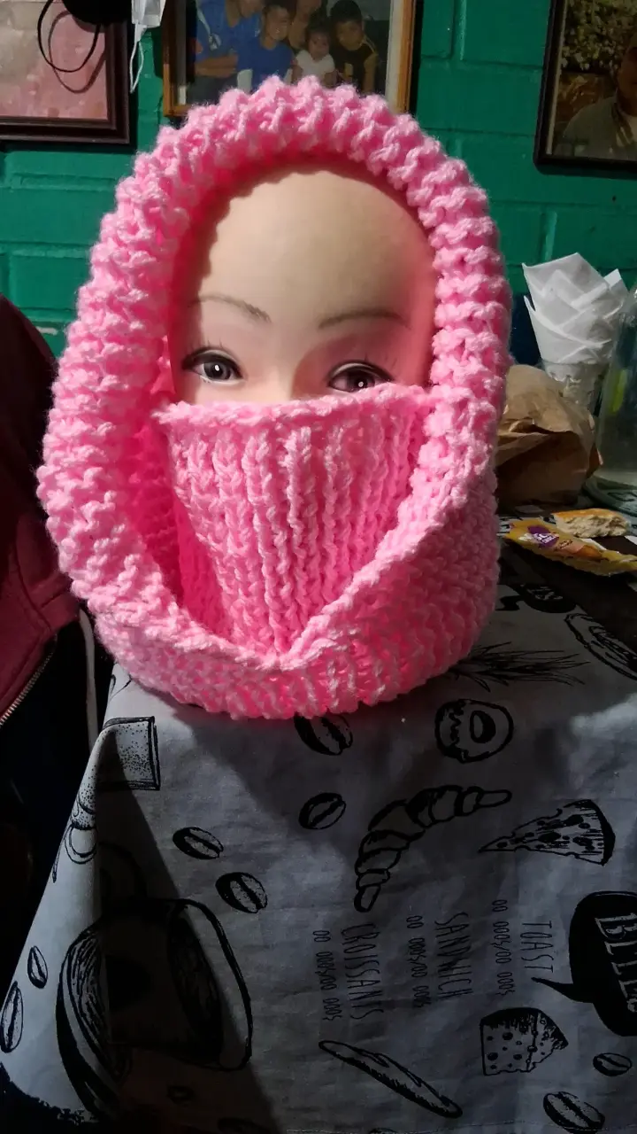 Pasamontañas tejido rosa para invierno