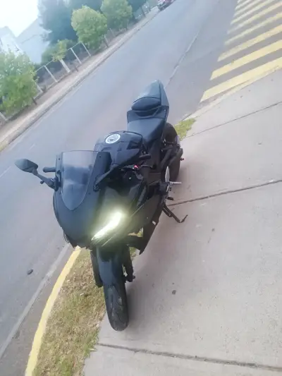 Moto Yamaha R3a 2022 - miniatura 4