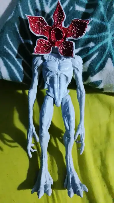Figura de acción Demogorgon Stranger Things - miniatura 1