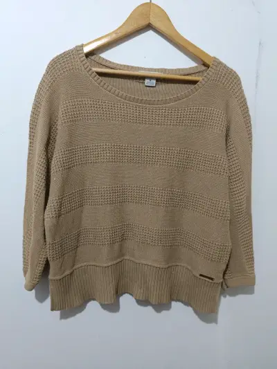 Suéter beige de punto para mujer - miniatura 1