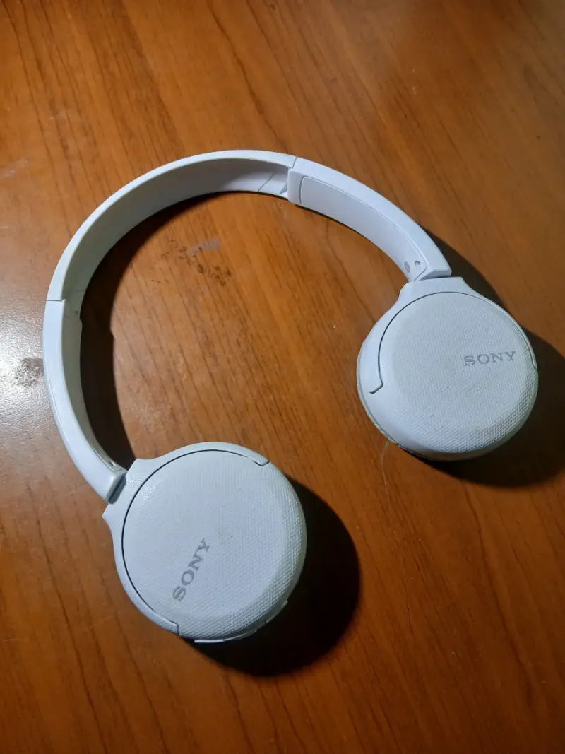 Auriculares Sony blancos inalámbricos - 1