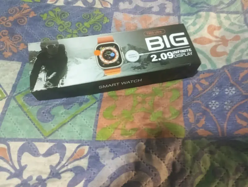 Smartwatch con correa naranja vibrante - 3