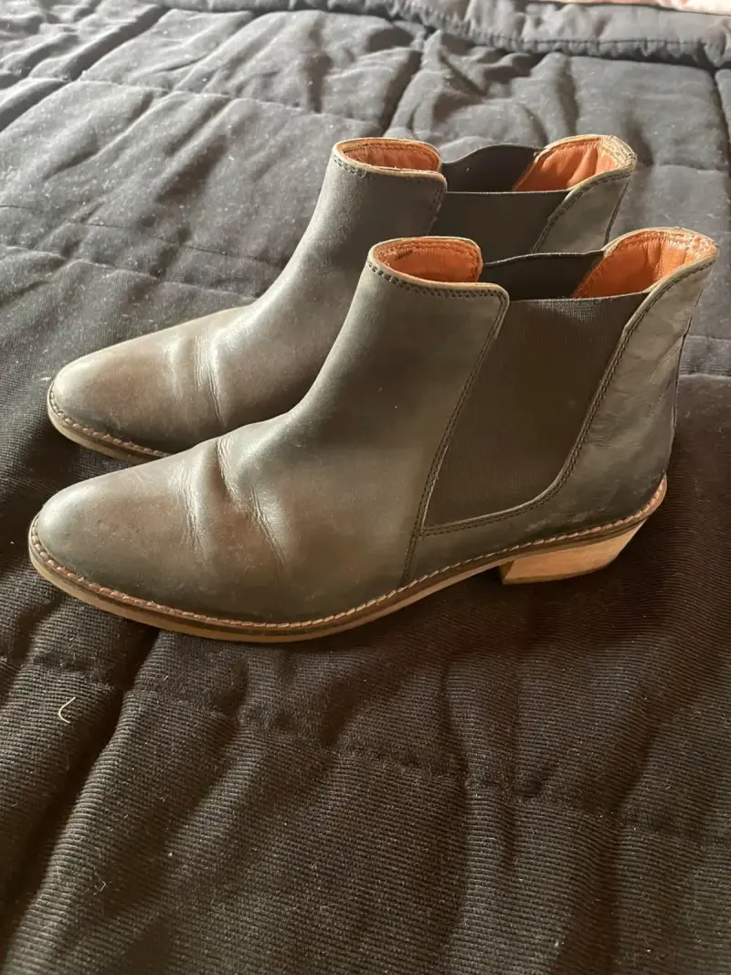 Botines de cuero negro para mujer