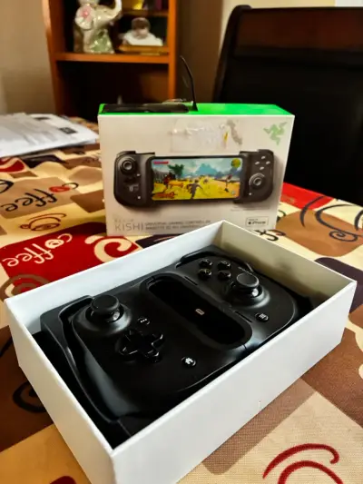 Controlador de juegos Razer Kishi para iPhone - miniatura 1