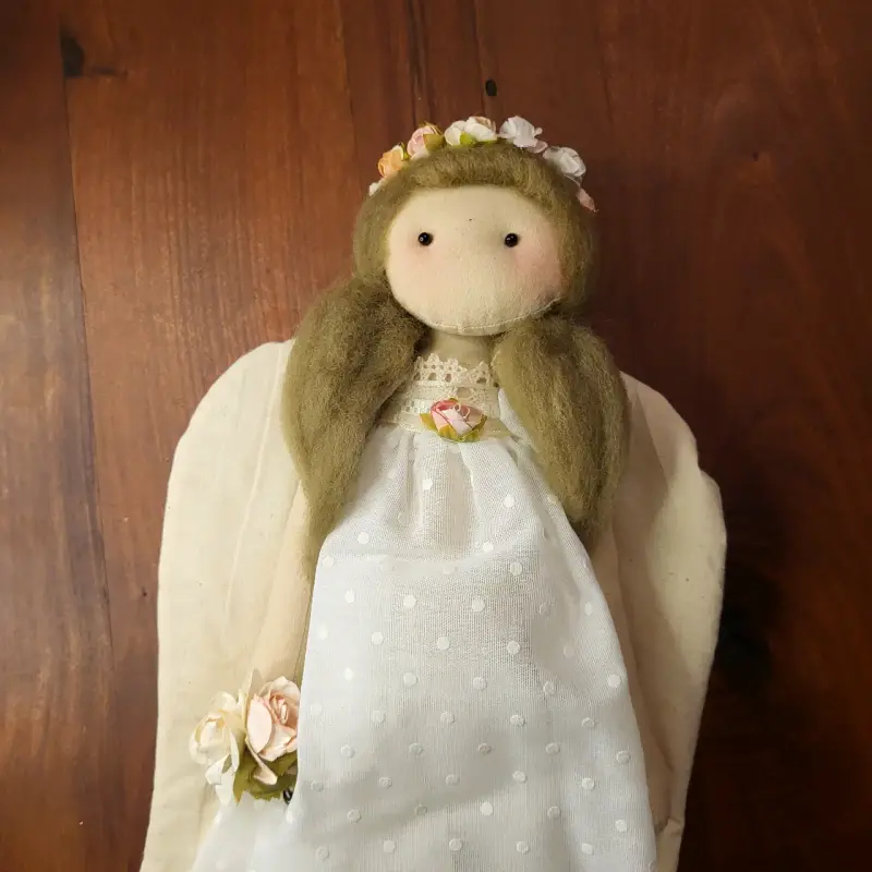 Muñeca de tela ángel con vestido blanco - 5